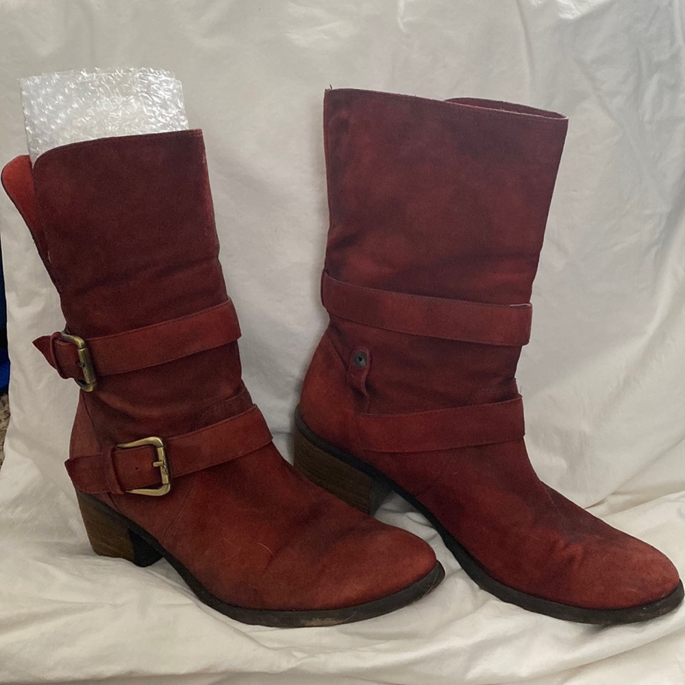 Donald J Pliner: Pre-worn, Great Condition”burnt red” boots.  Size 8
